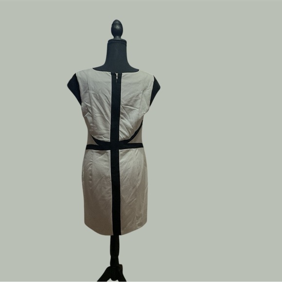 2 FOR 1 DRESSES ONE CAREER ONE CASUAL. VERY GENTLY WORN - Picture 2 of 6